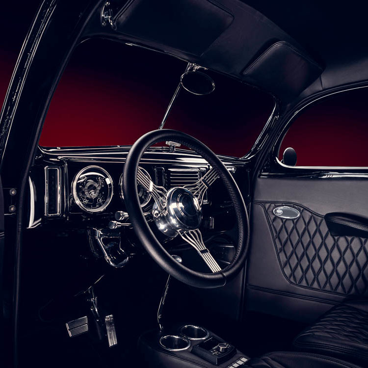 Charly's Garage - 1939 Ford Coupe Inside Post 2